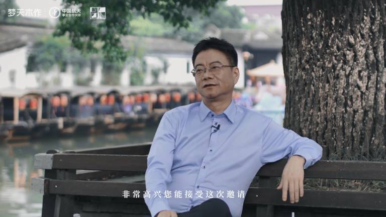 大奖国际总经理×Burberry合作艺术家Roberto.Z